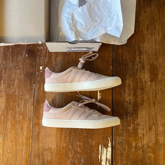 Adidas Skateboard sneakers size 9 soft pink - Picture 3 of 8